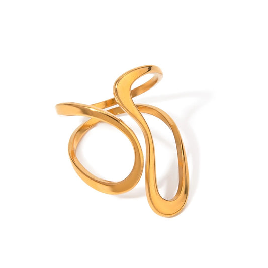 Monique Ring